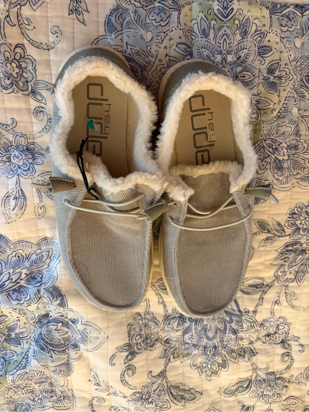 Hey Dude Women's Light Gray Fleece-Lined Slip-On Loafers